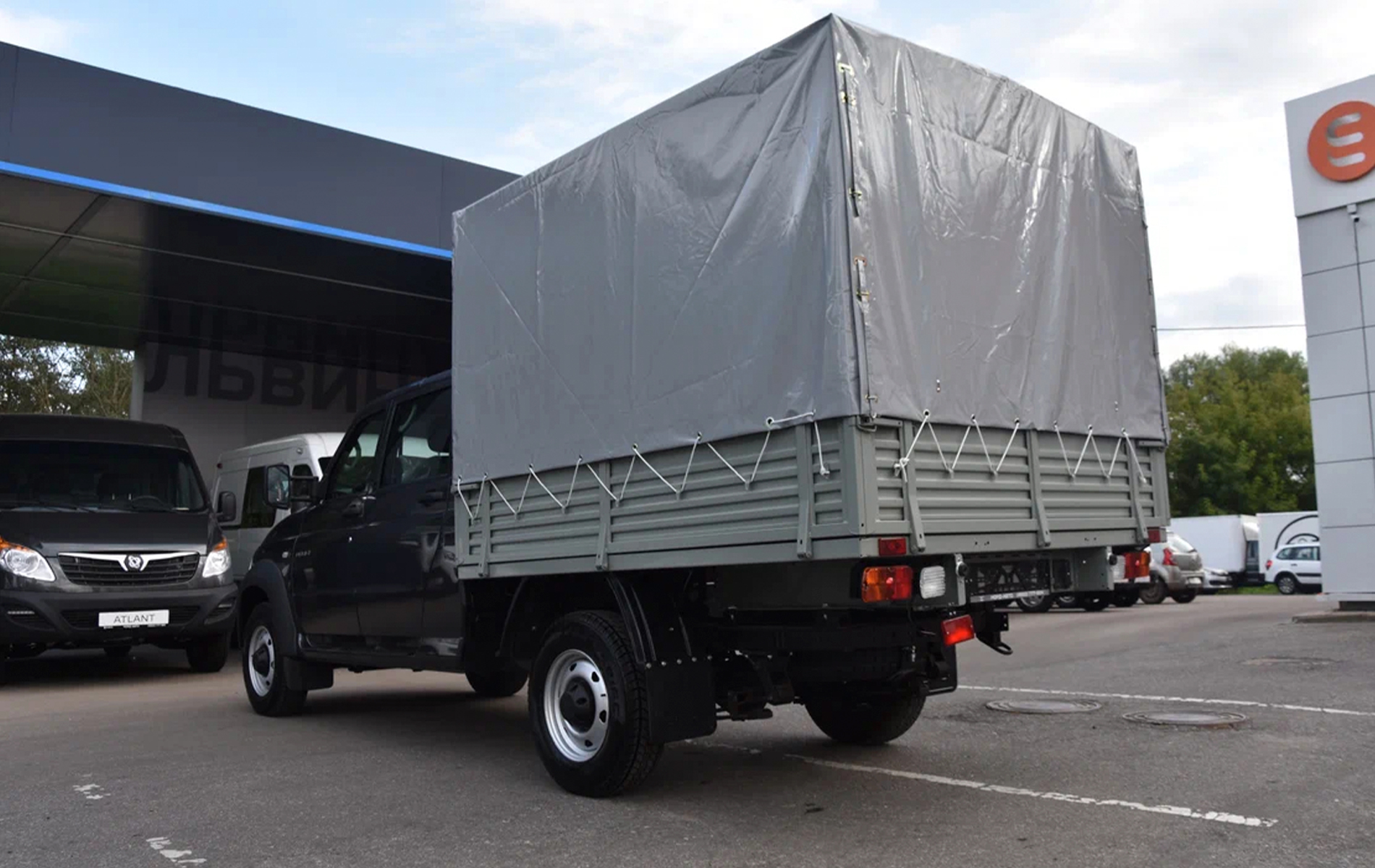 UAZ Профи Двухрядная кабина миниатюра /