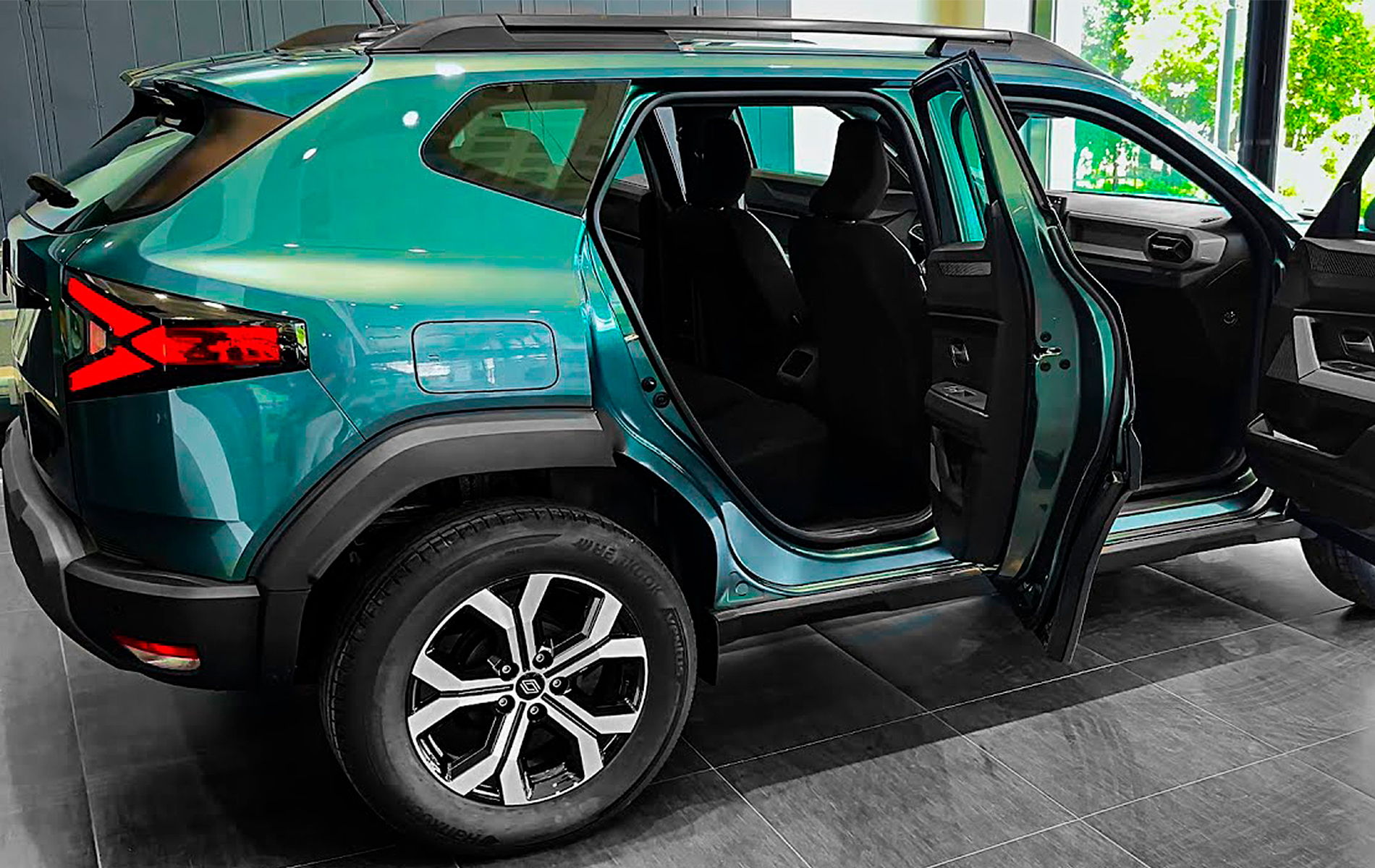 RENAULT Duster New миниатюра /