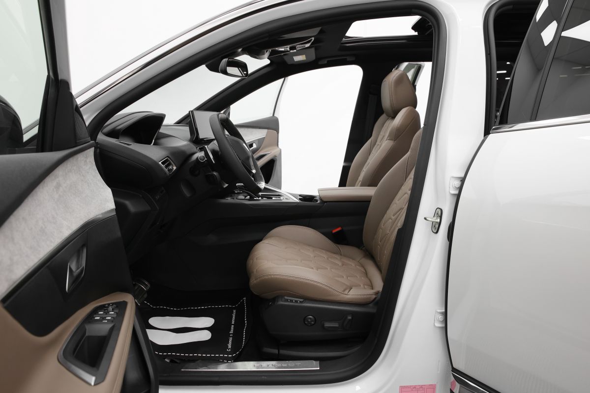 PEUGEOT 5008 миниатюра /