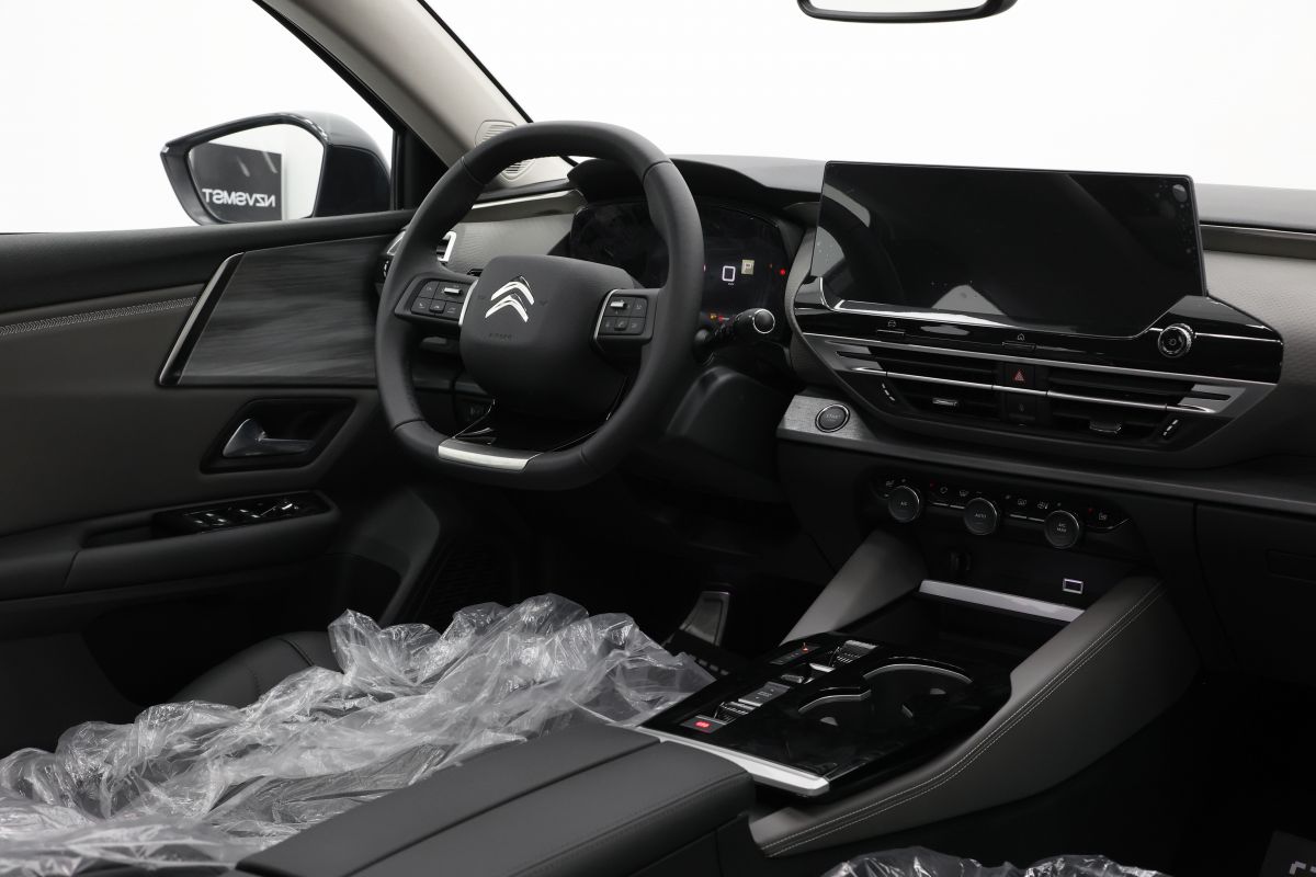 PEUGEOT 5008 миниатюра /