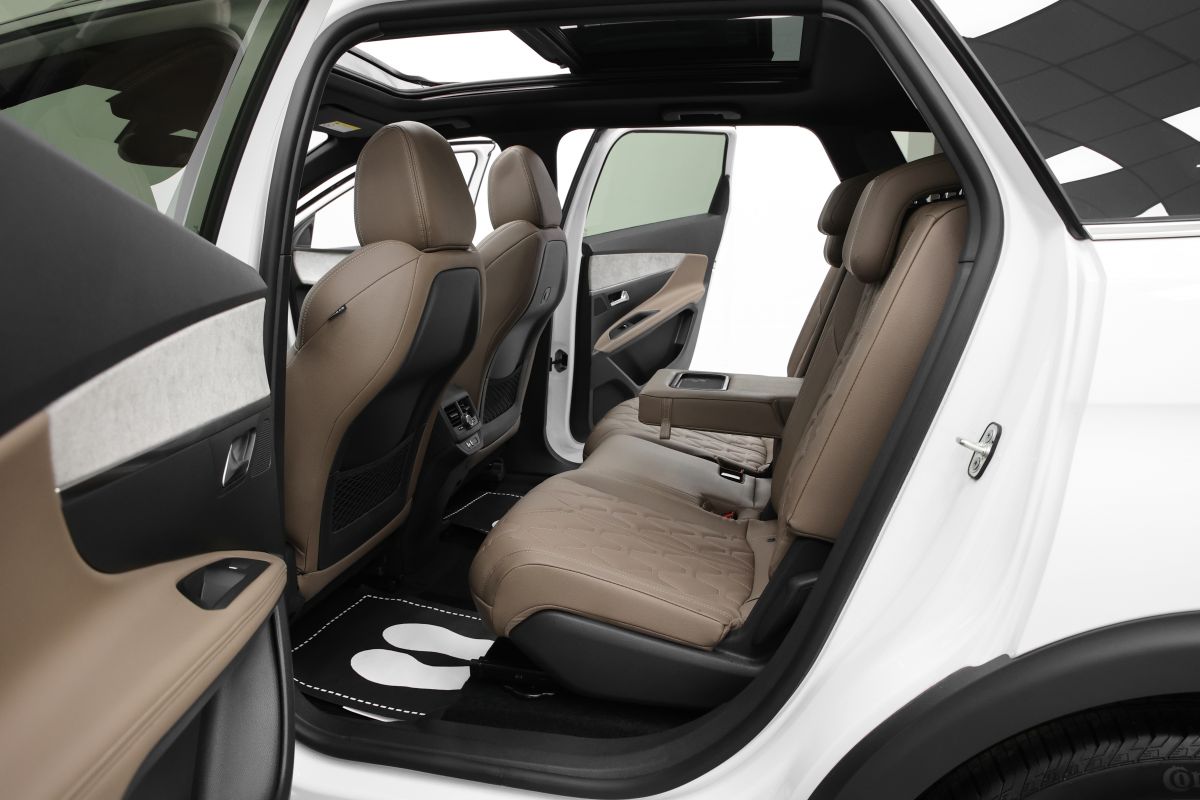 PEUGEOT 5008 миниатюра /