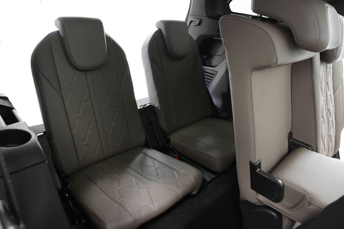 PEUGEOT 5008 миниатюра /