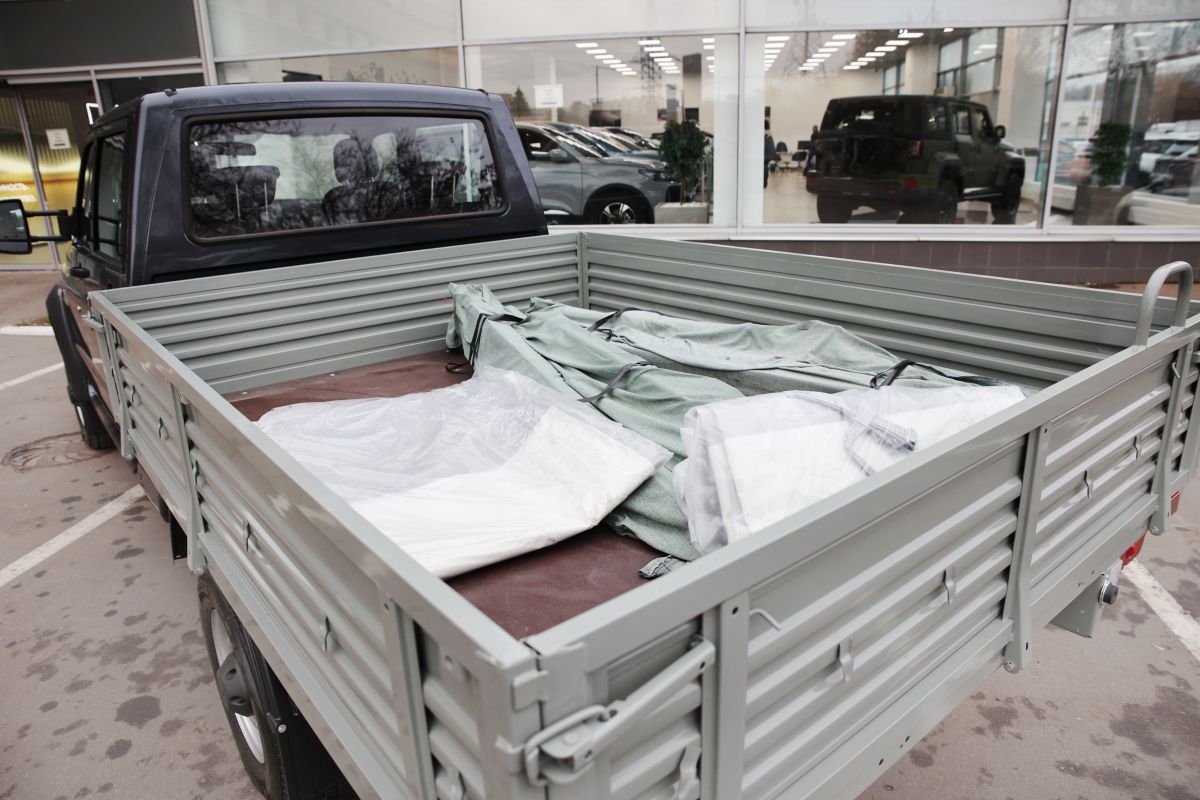 UAZ Профи Двухрядная кабина миниатюра /