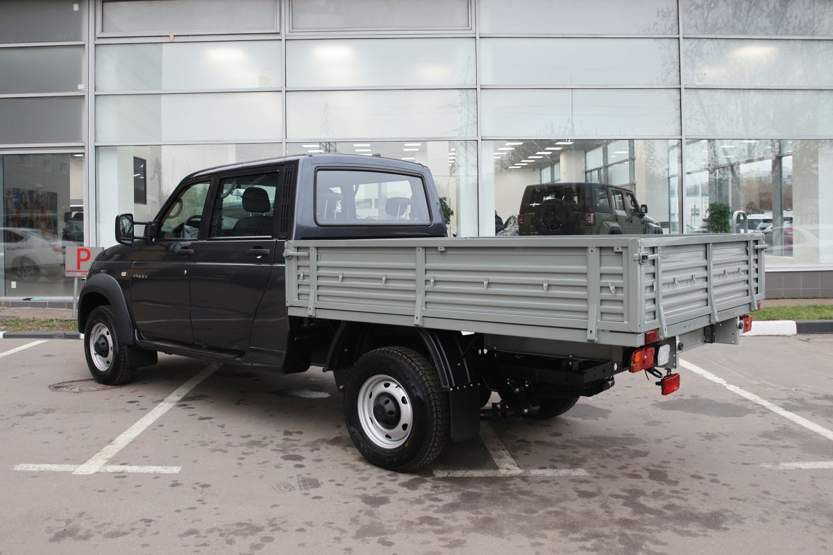 UAZ Профи Двухрядная кабина миниатюра /