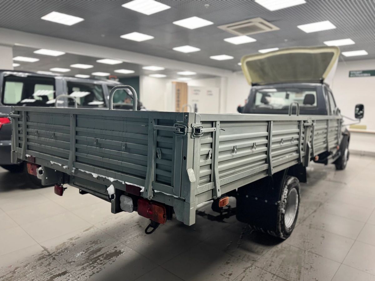 UAZ Профи Однорядная кабина миниатюра /