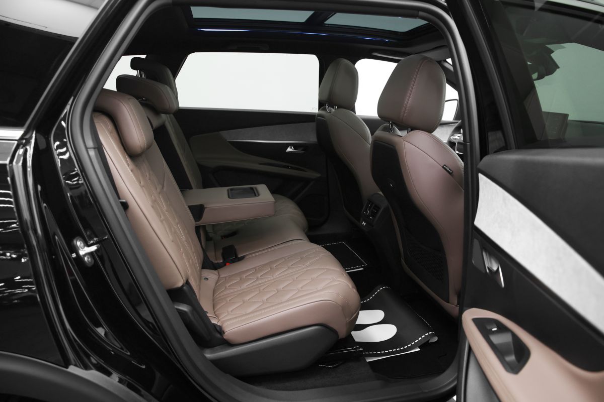 PEUGEOT 5008 миниатюра /