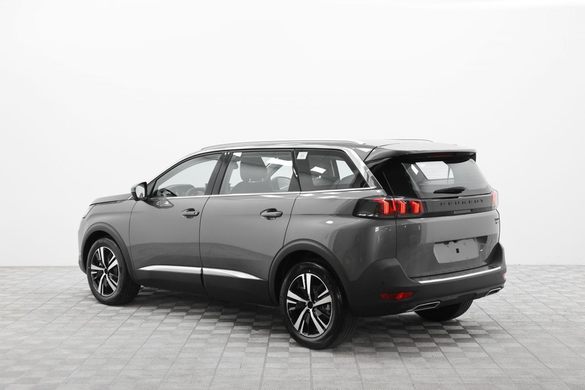 PEUGEOT 5008 миниатюра /