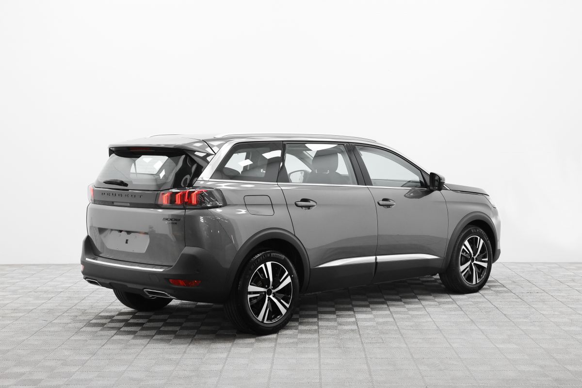 PEUGEOT 5008 миниатюра /