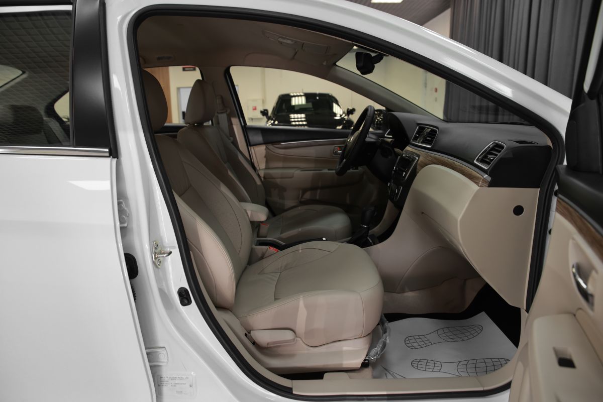 SUZUKI Ciaz миниатюра /