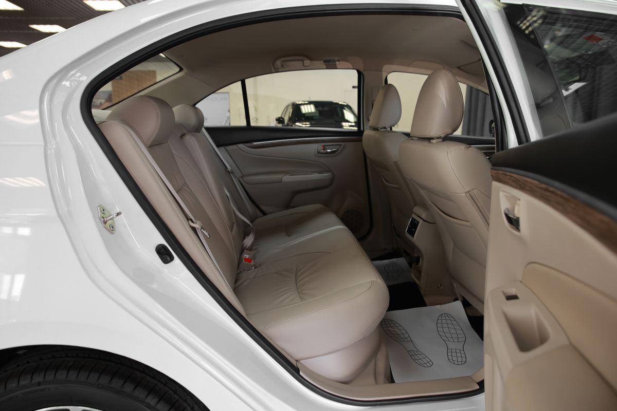 SUZUKI Ciaz миниатюра /